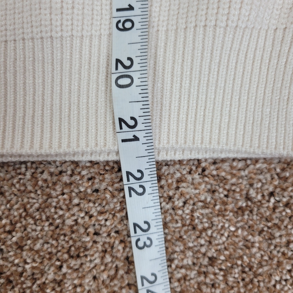 Zara Ribbed Crop Sweater - Picture 3 of 6